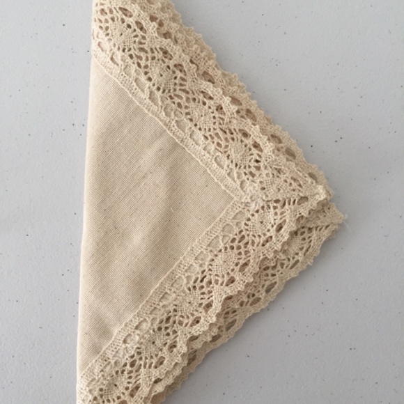 Tea party: high-class tea cup with saucer and linen napkins - Picture 2 of 9